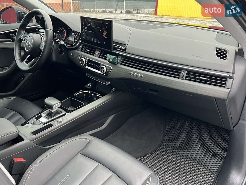Седан Audi A4 2021 в Виннице