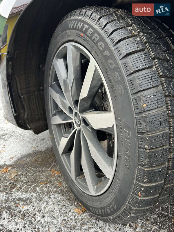 Седан Audi A4 2021 в Виннице