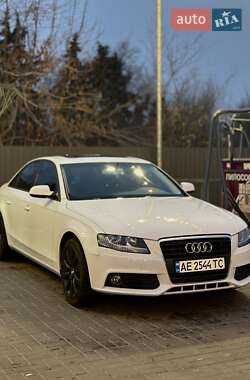 Седан Audi A4 2012 в Дніпрі