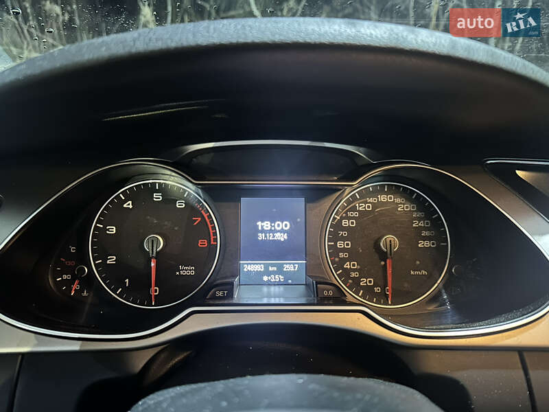 Седан Audi A4 2012 в Львове