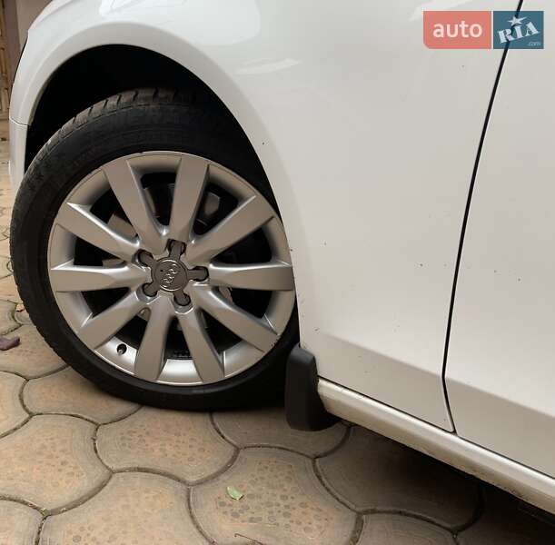 Седан Audi A4 2011 в Кривому Розі