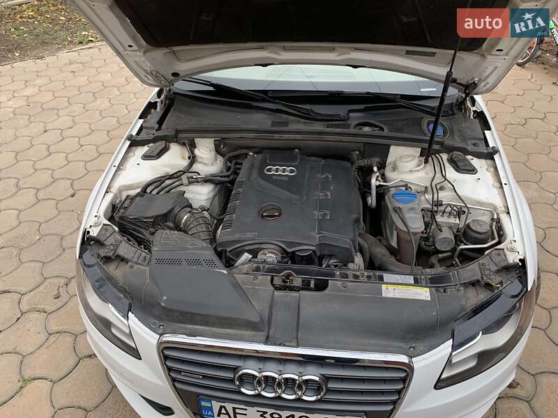 Седан Audi A4 2011 в Кривому Розі