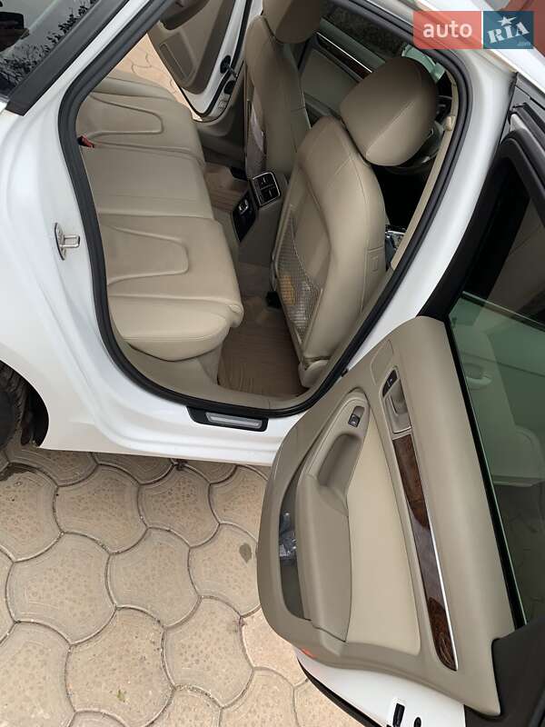 Седан Audi A4 2011 в Кривому Розі