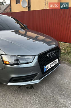 Седан Audi A4 2012 в Бучі