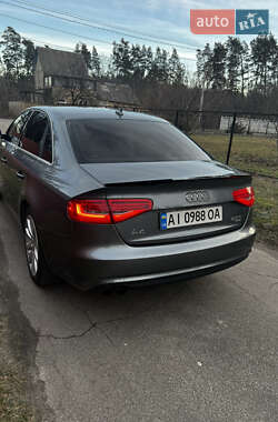 Седан Audi A4 2012 в Бучі