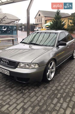 Седан Audi A4 1996 в Рівному