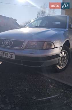 Седан Audi A4 1999 в Деражне