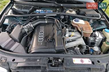 Седан Audi A4 1995 в Ананьеве