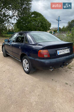 Седан Audi A4 1995 в Черняхові