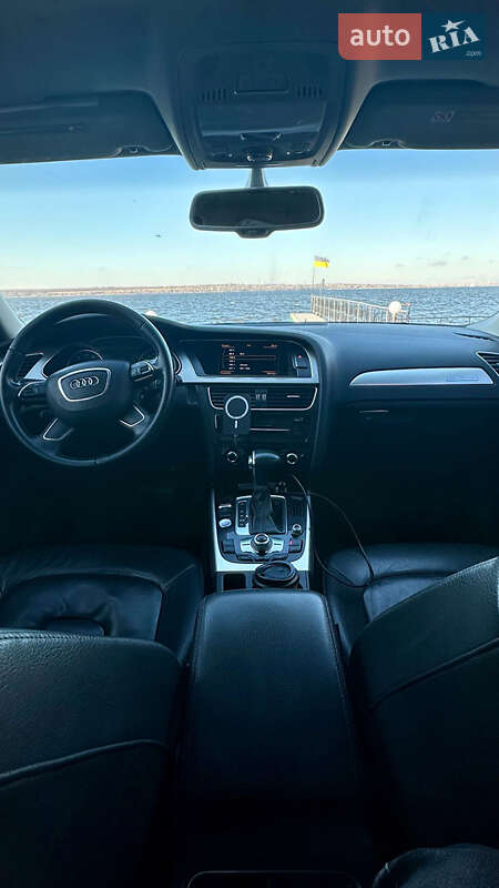 Седан Audi A4 2013 в Николаеве