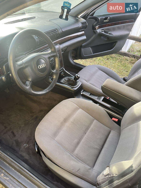 Универсал Audi A4 1998 в Рафаловке