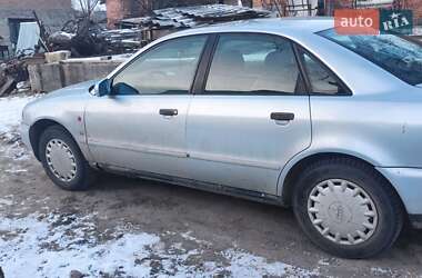 Седан Audi A4 1996 в Новом Ярычеве