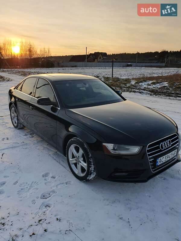 Седан Audi A4 2013 в Луцке