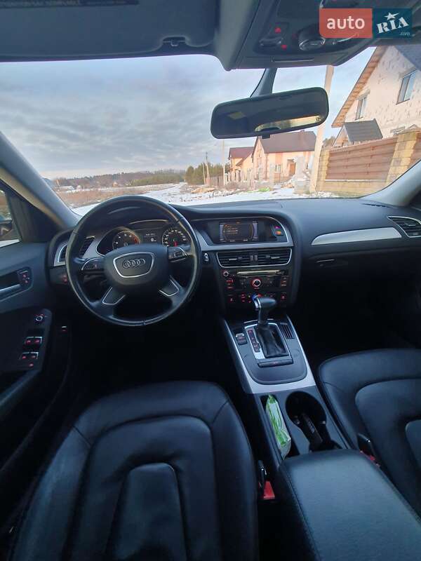 Седан Audi A4 2013 в Луцьку