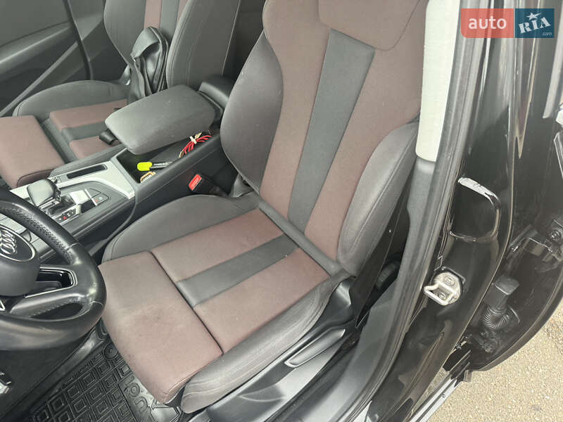Седан Audi A4 2016 в Киеве