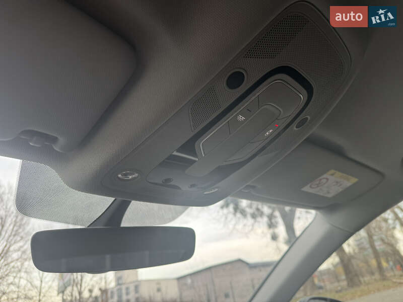 Седан Audi A4 2016 в Киеве