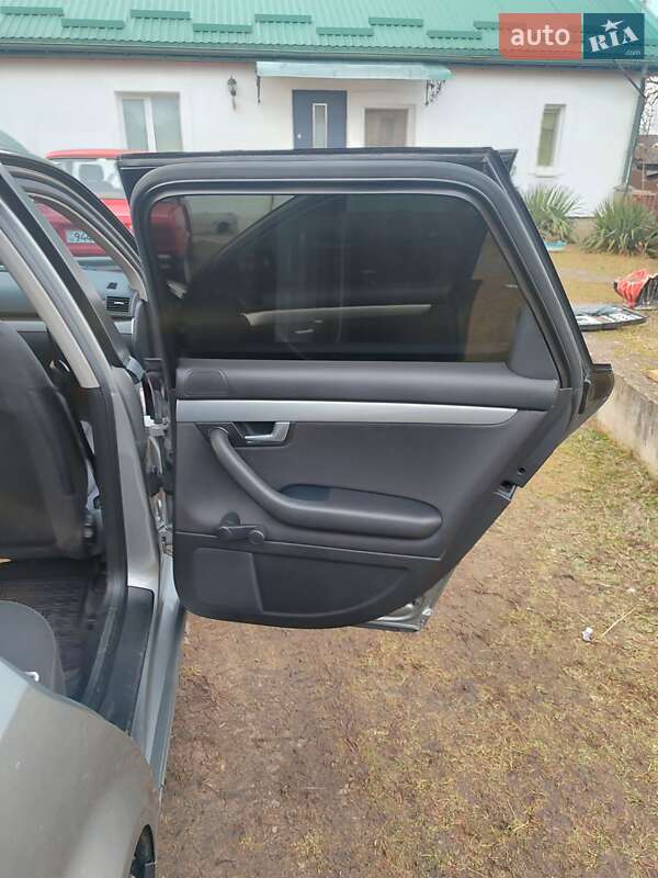 Универсал Audi A4 2004 в Новояворовске