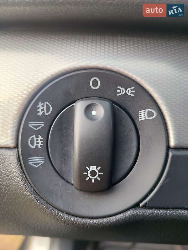 Универсал Audi A4 2004 в Новояворовске