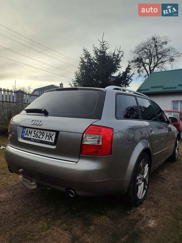 Универсал Audi A4 2004 в Новояворовске