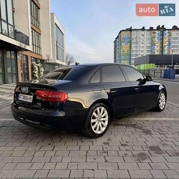 Седан Audi A4 2012 в Ивано-Франковске