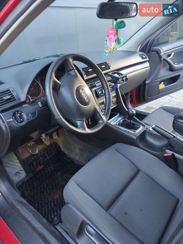 Седан Audi A4 2001 в Ужгороді