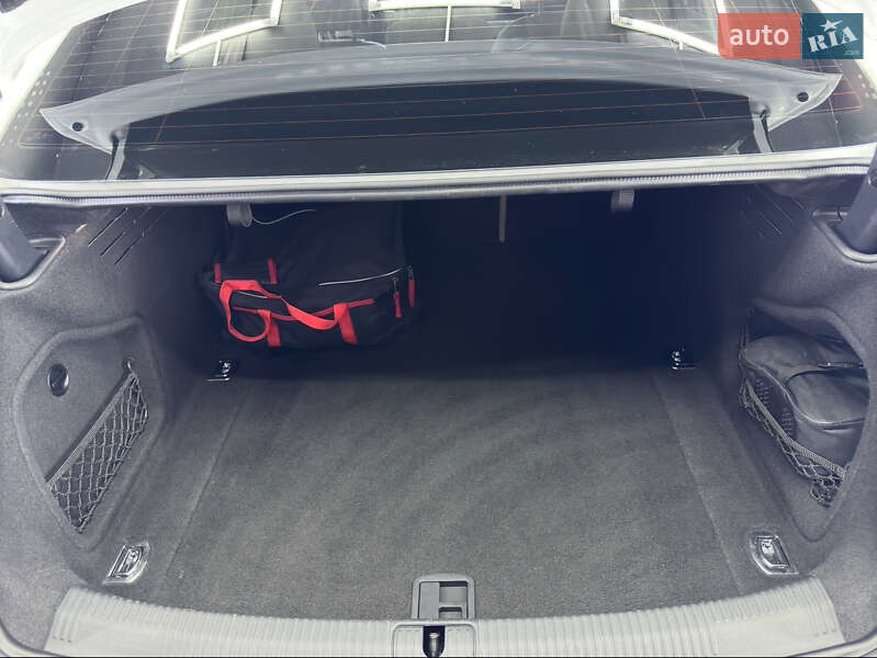 Седан Audi A4 2016 в Одессе