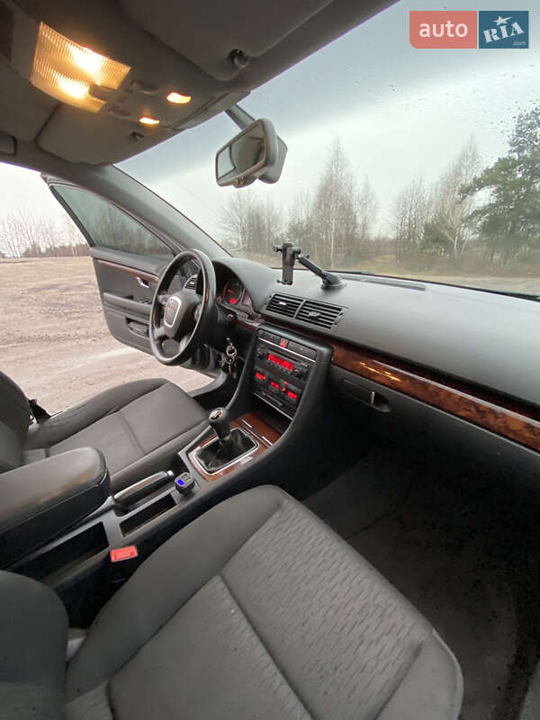 Седан Audi A4 2006 в Ровно