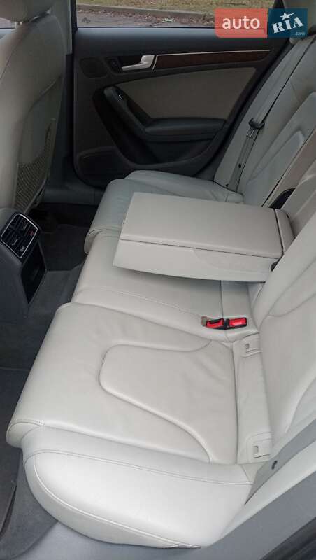 Седан Audi A4 2015 в Днепре