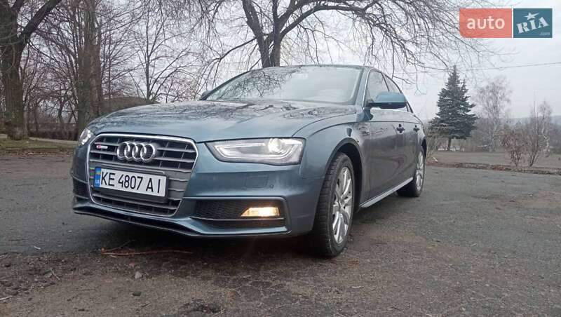 Седан Audi A4 2015 в Днепре