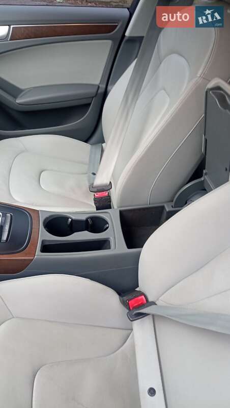 Седан Audi A4 2015 в Днепре
