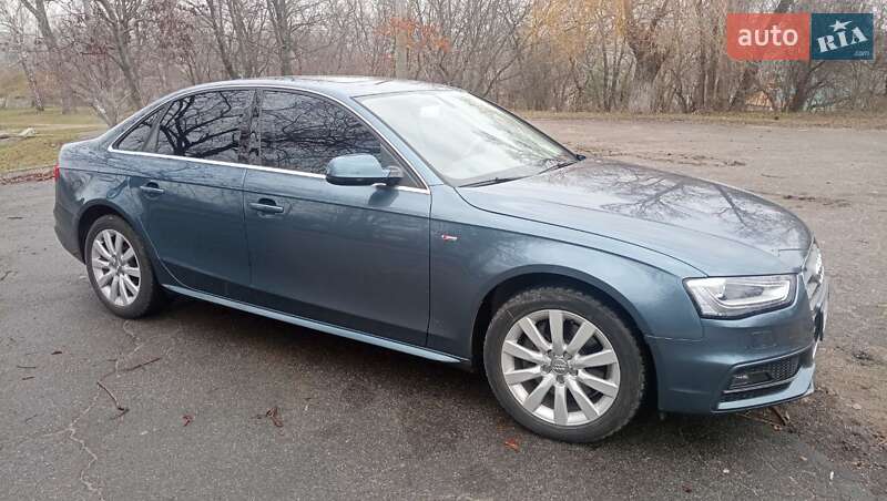 Седан Audi A4 2015 в Днепре
