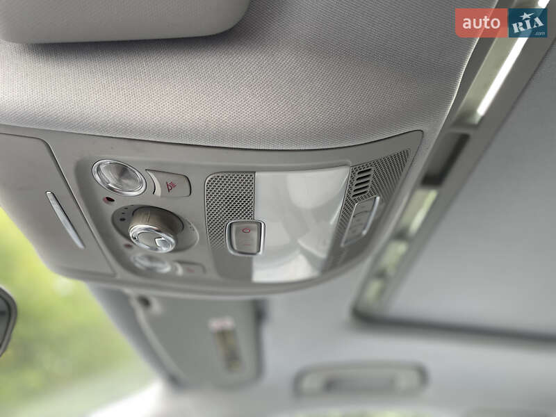 Седан Audi A4 2015 в Днепре