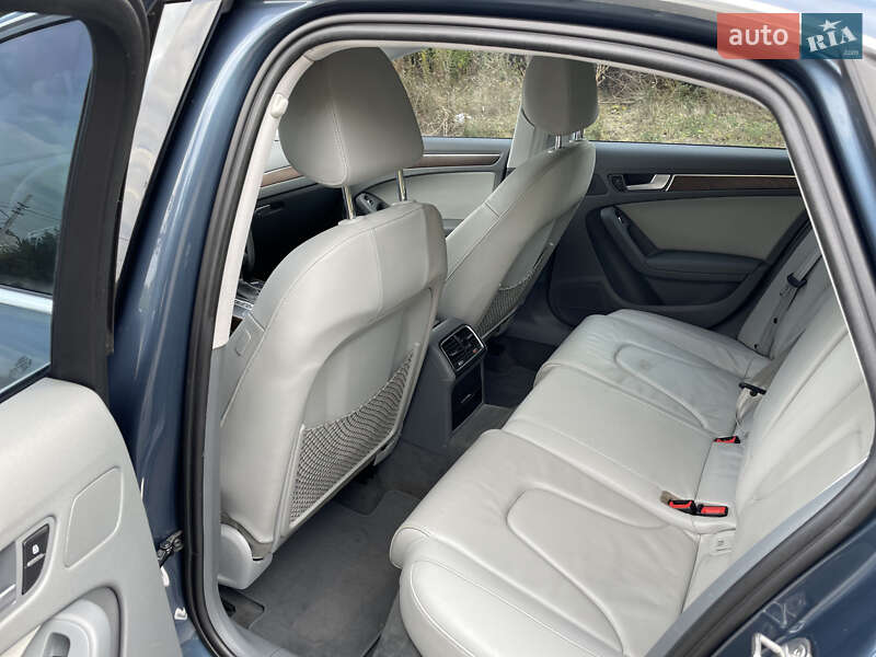 Седан Audi A4 2015 в Днепре