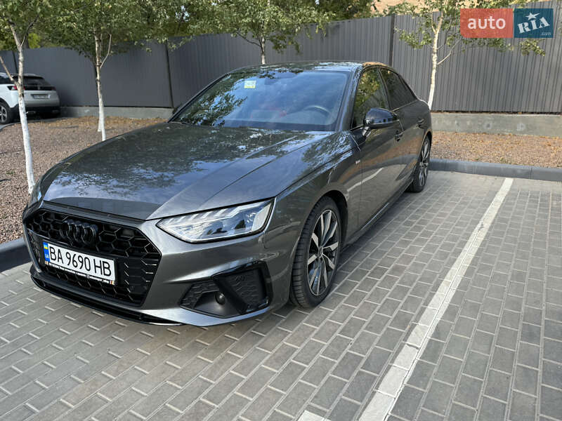 Седан Audi A4 2021 в Кропивницком