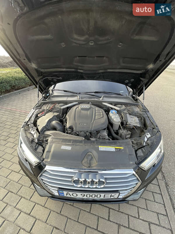 Седан Audi A4 2018 в Виноградове
