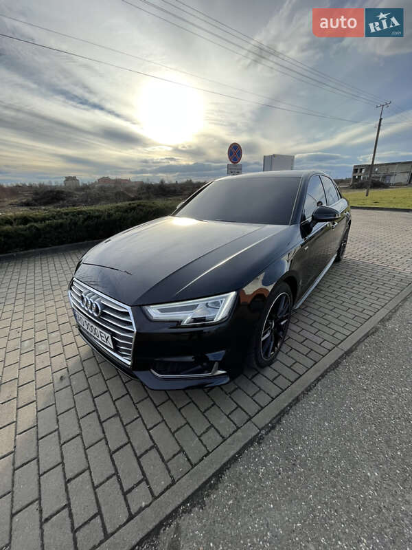 Седан Audi A4 2018 в Виноградове