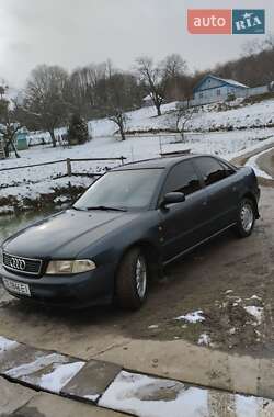 Седан Audi A4 1996 в Нижніми Станівцями