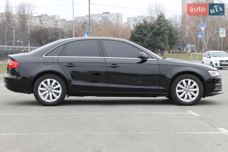 Седан Audi A4 2013 в Києві