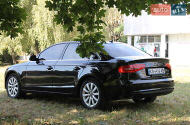 Седан Audi A4 2013 в Киеве