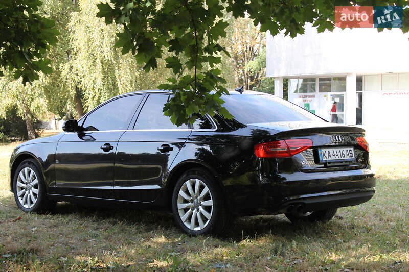 Седан Audi A4 2013 в Києві