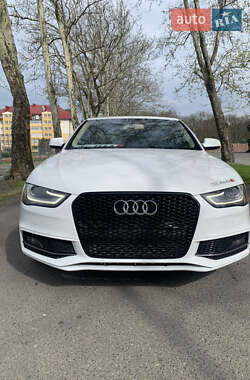 Седан Audi A4 2014 в Мукачево