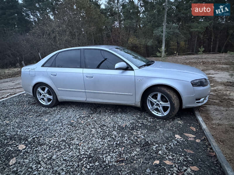 Седан Audi A4 2004 в Млиніві