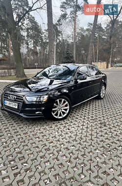 Седан Audi A4 2013 в Бучі