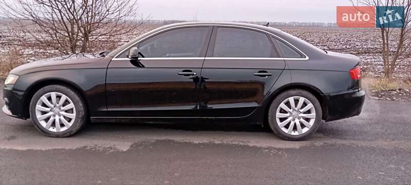 Седан Audi A4 2010 в Котельве