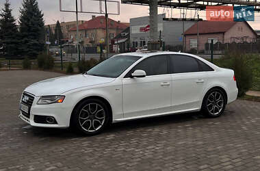 Седан Audi A4 2012 в Мукачевому