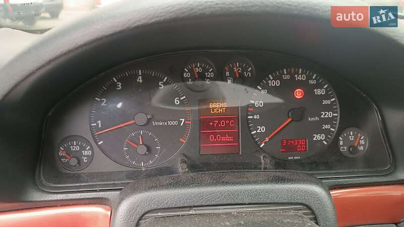 Седан Audi A4 1995 в Черкасах