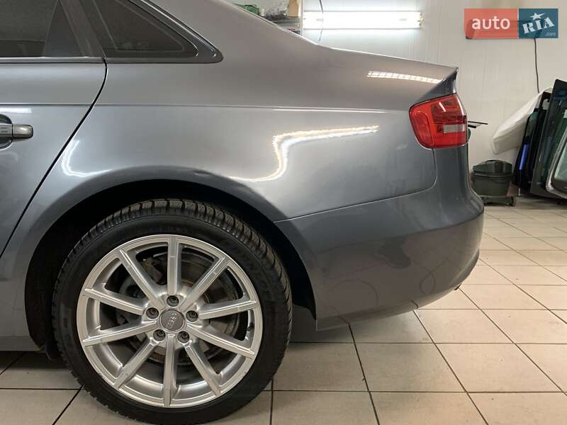 Седан Audi A4 2012 в Кривому Розі