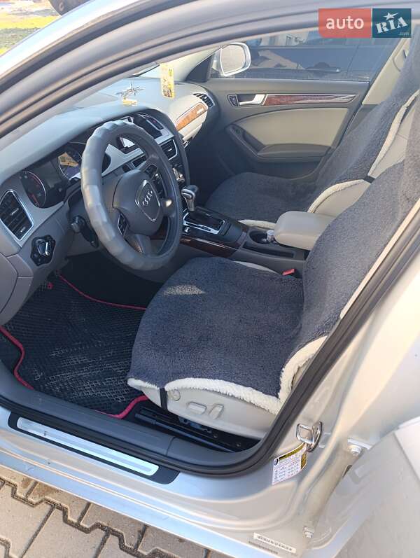 Седан Audi A4 2009 в Ровно