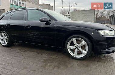 Универсал Audi A4 2019 в 
