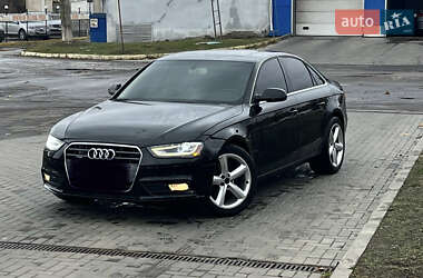 Седан Audi A4 2012 в Николаеве